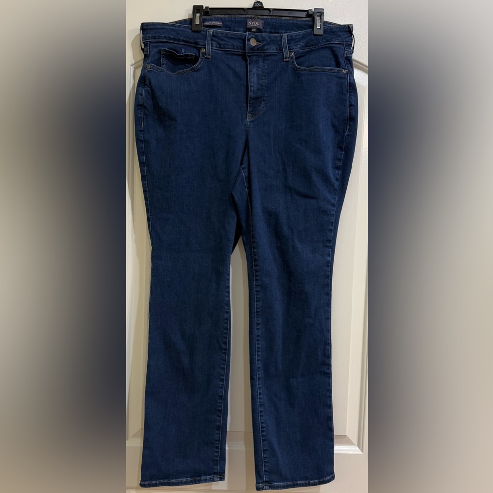 NYPI Women's Marilyn Straight Blue Jeans With Lift Tuck Technology